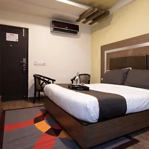Townhouse Thondayad Calicut Formerly Dream Casa Hotel